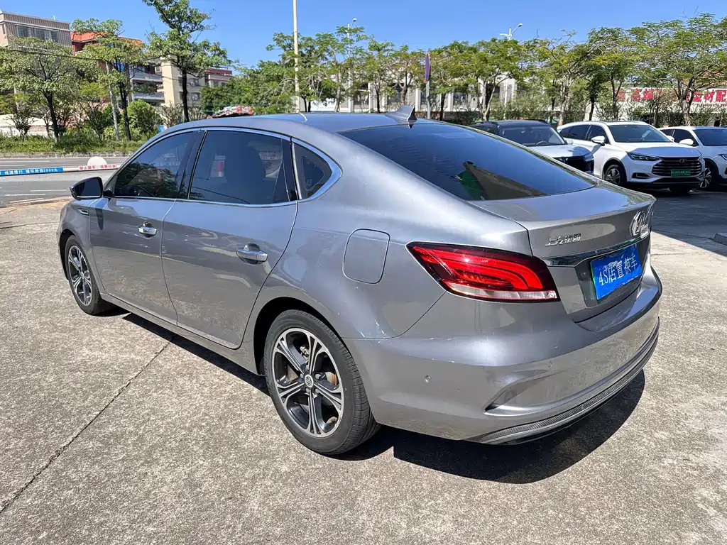 MG 6 New Energy — фото 4
