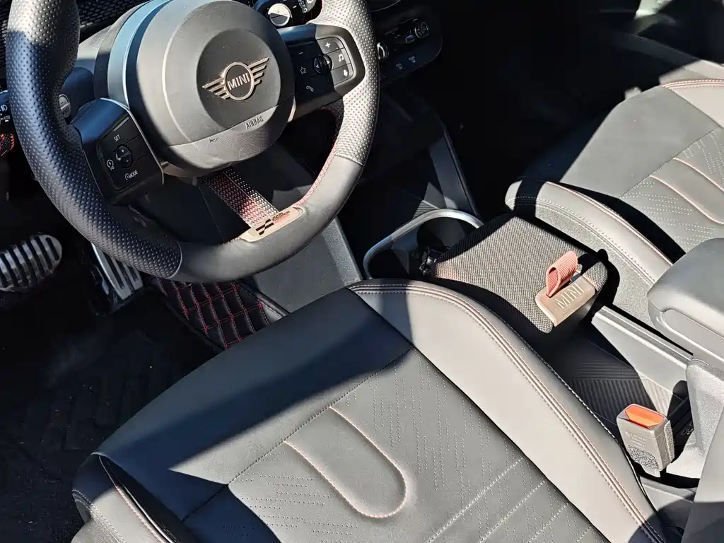 MINI Mini JCW Countryman — фото 14