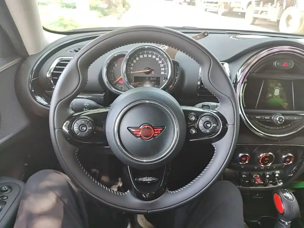 MINI Mini Clubman — фото 11