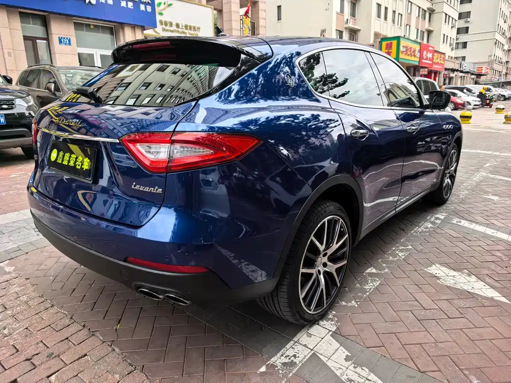 Maserati Levante — фото 4