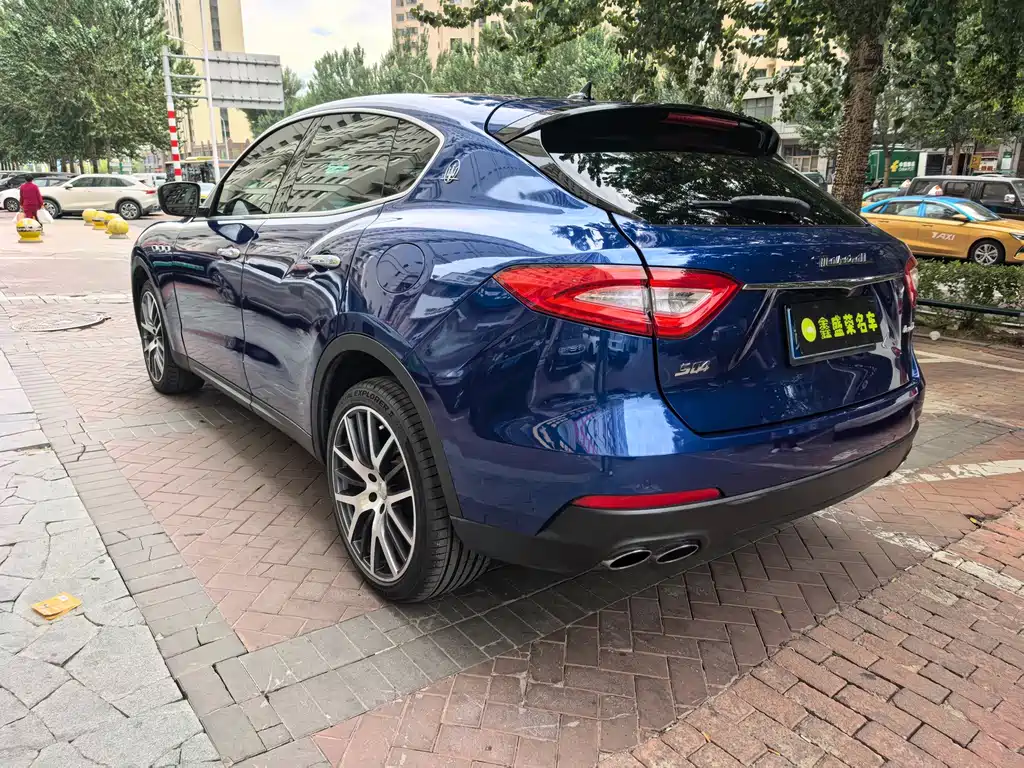 Maserati Levante — фото 6