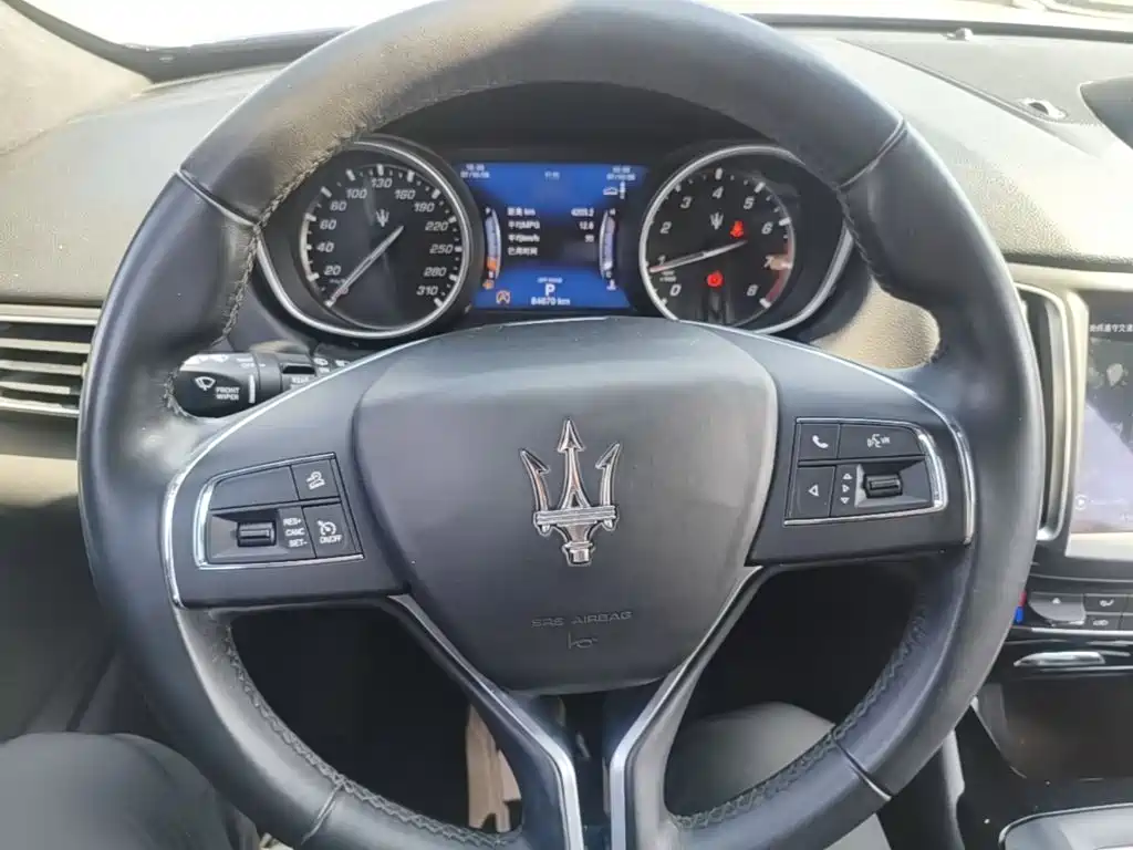 Maserati Levante — фото 11