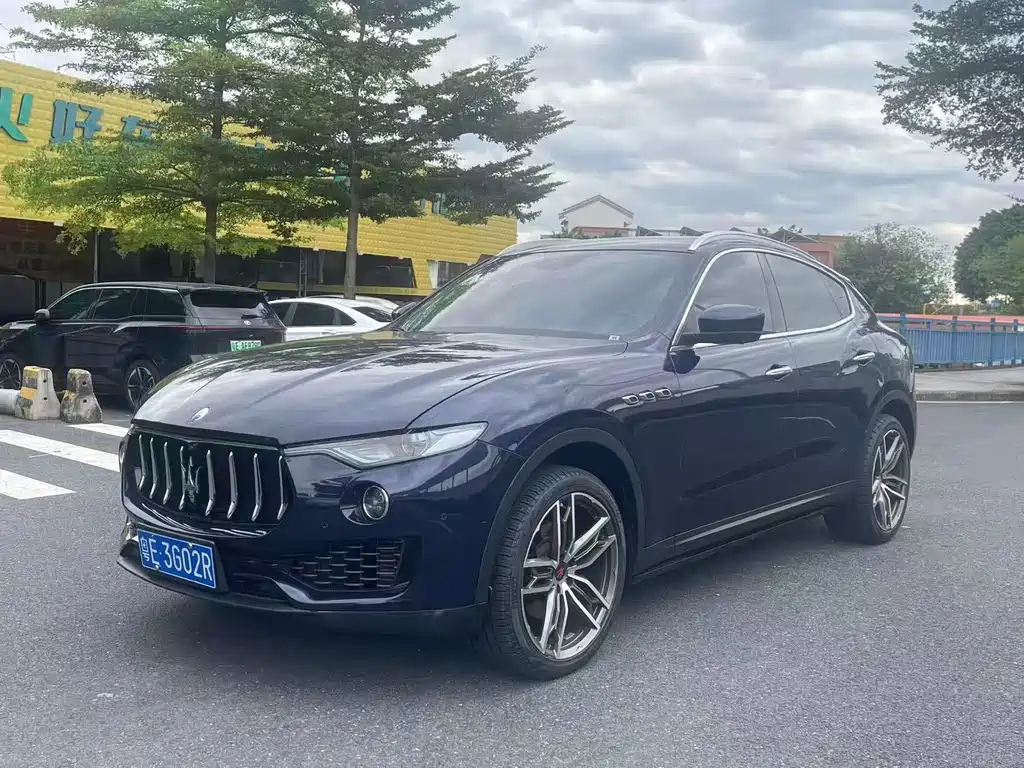 Maserati Levante — фото 2