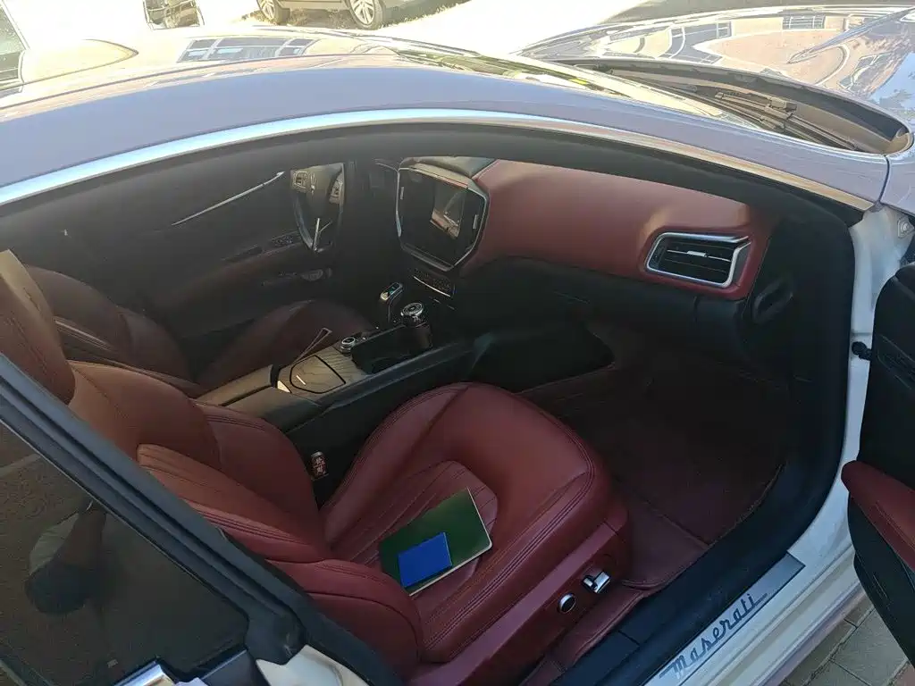 Maserati Ghibli — фото 18