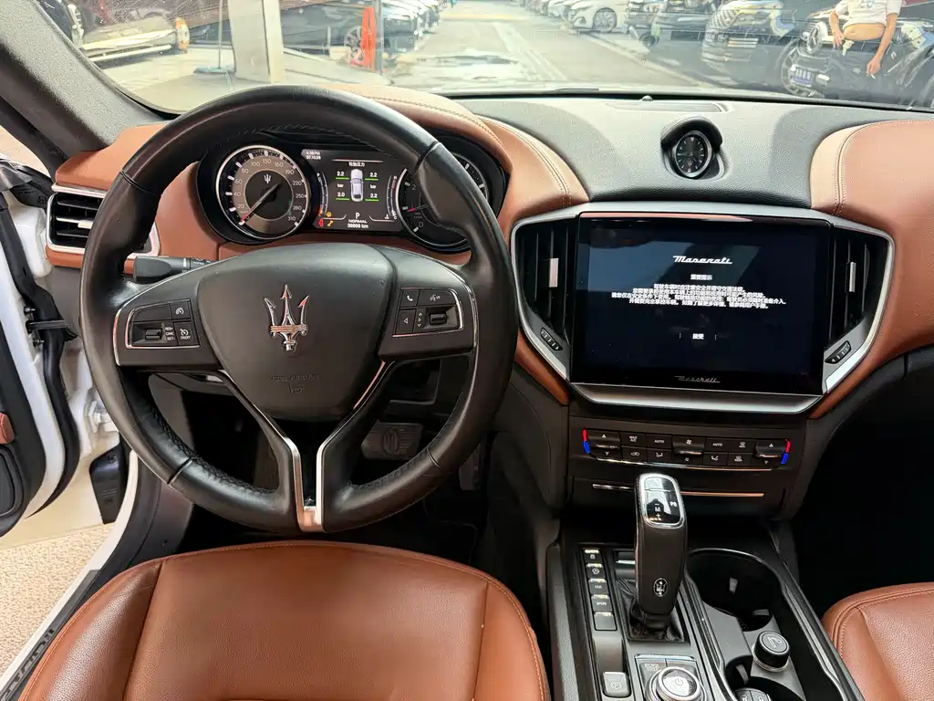 Maserati Ghibli — фото 14