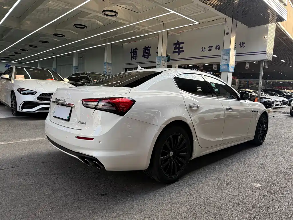 Maserati Ghibli — фото 20