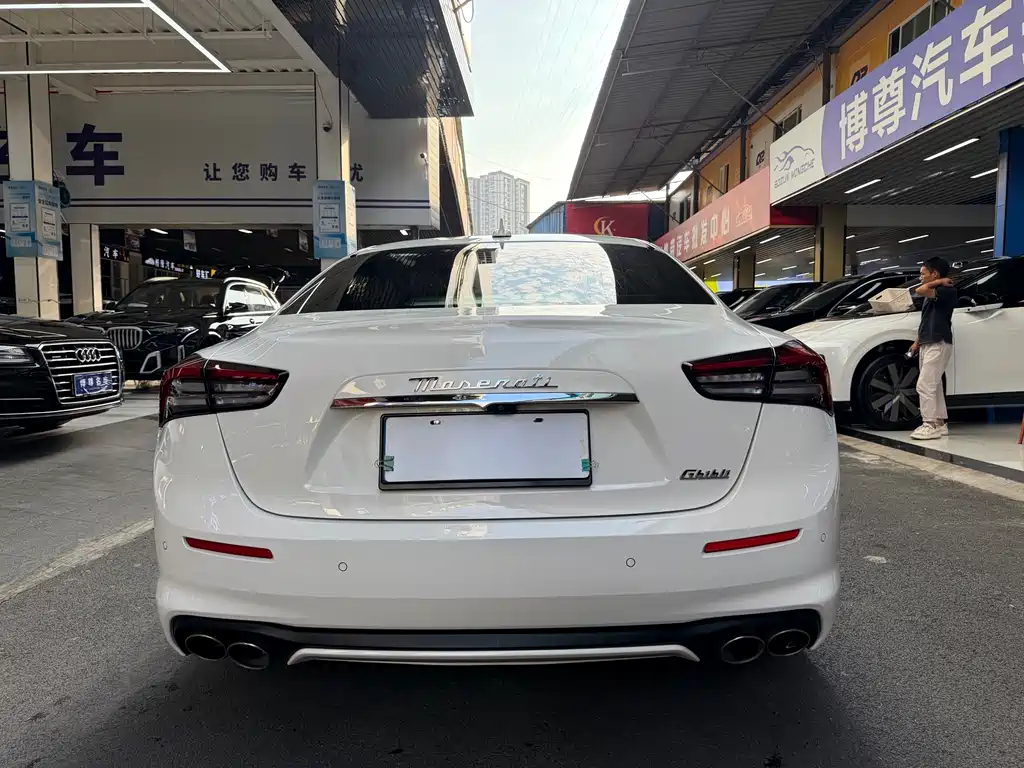 Maserati Ghibli — фото 22