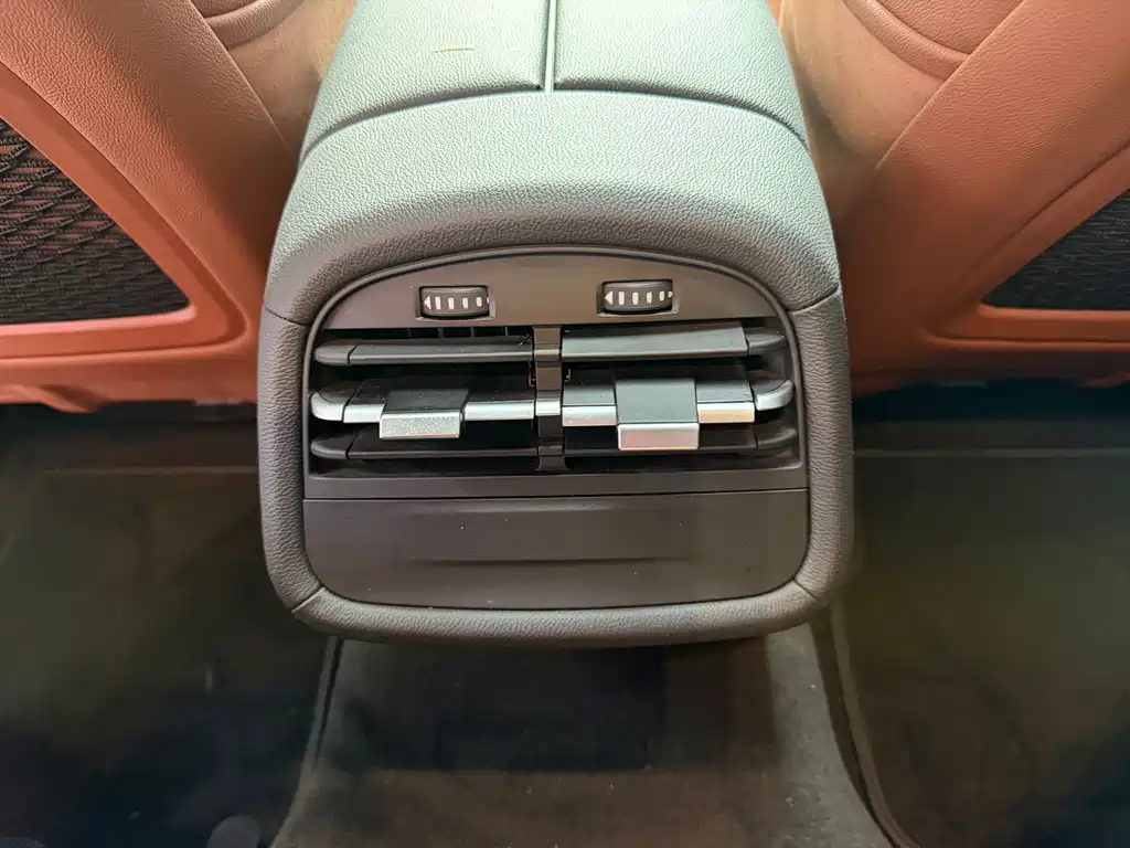 Maserati Ghibli — фото 10
