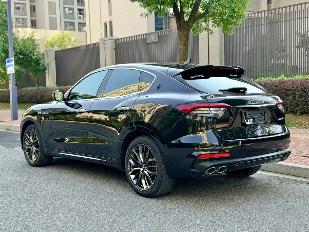 Maserati Levante — фото 12