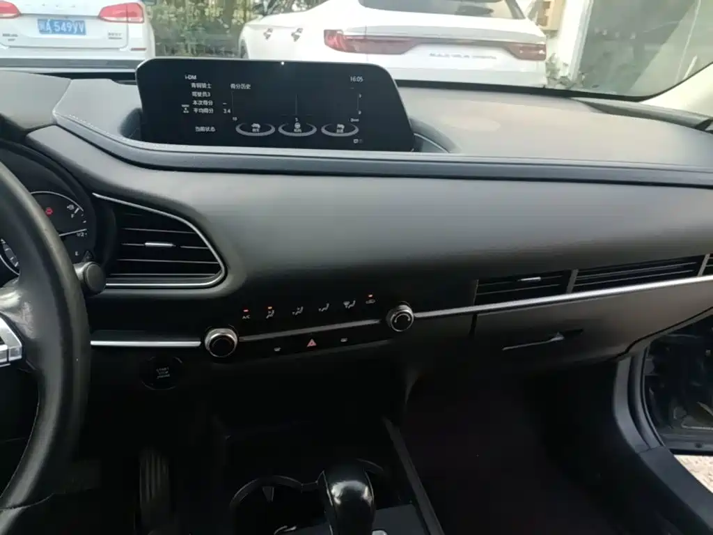 Mazda CX-30 — фото 13