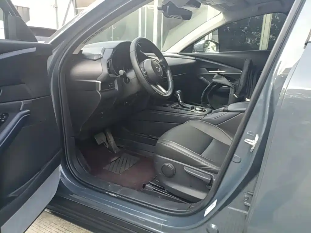 Mazda CX-30 — фото 15