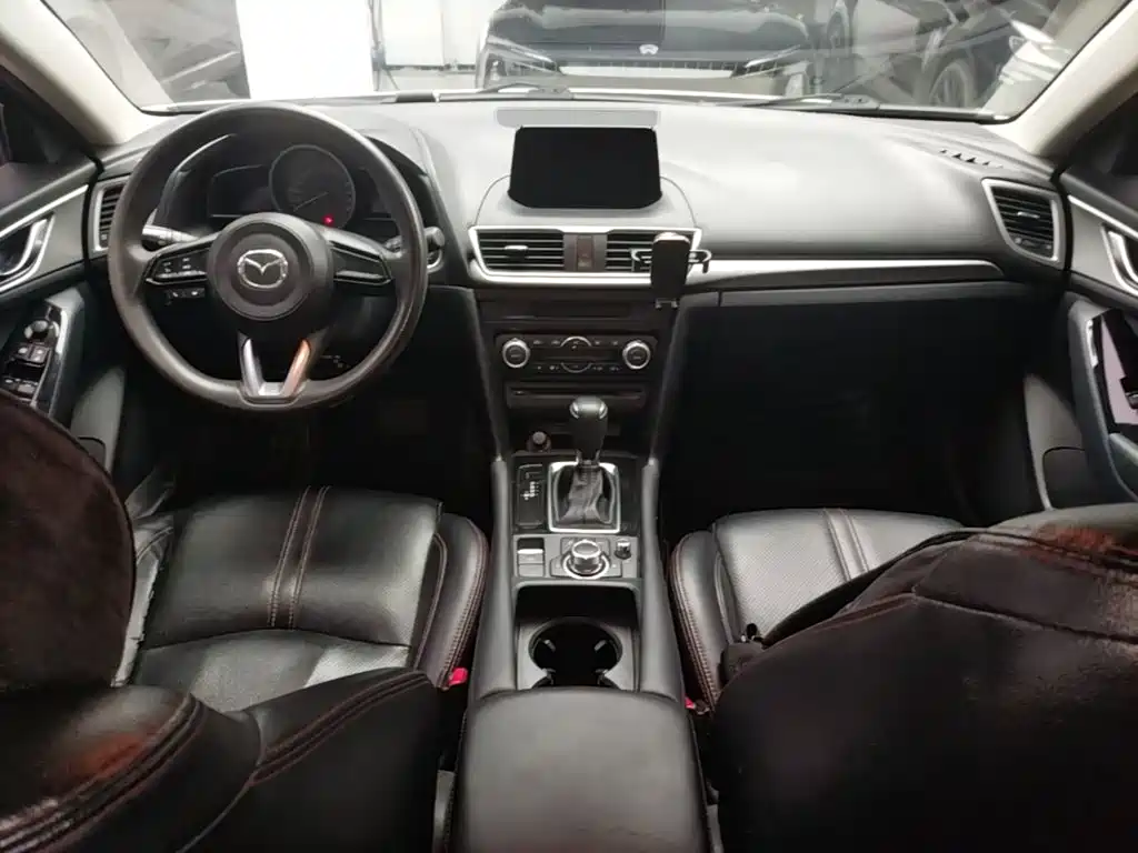 Mazda 3 Axela — фото 10