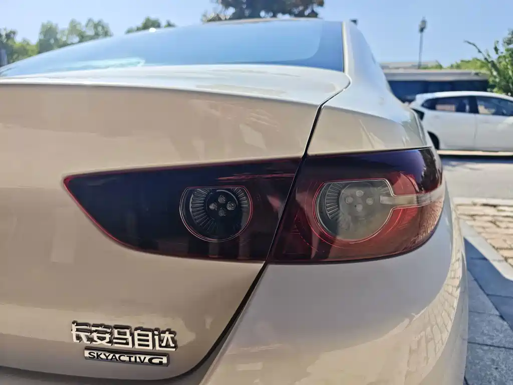 Mazda 3 Axela — фото 18