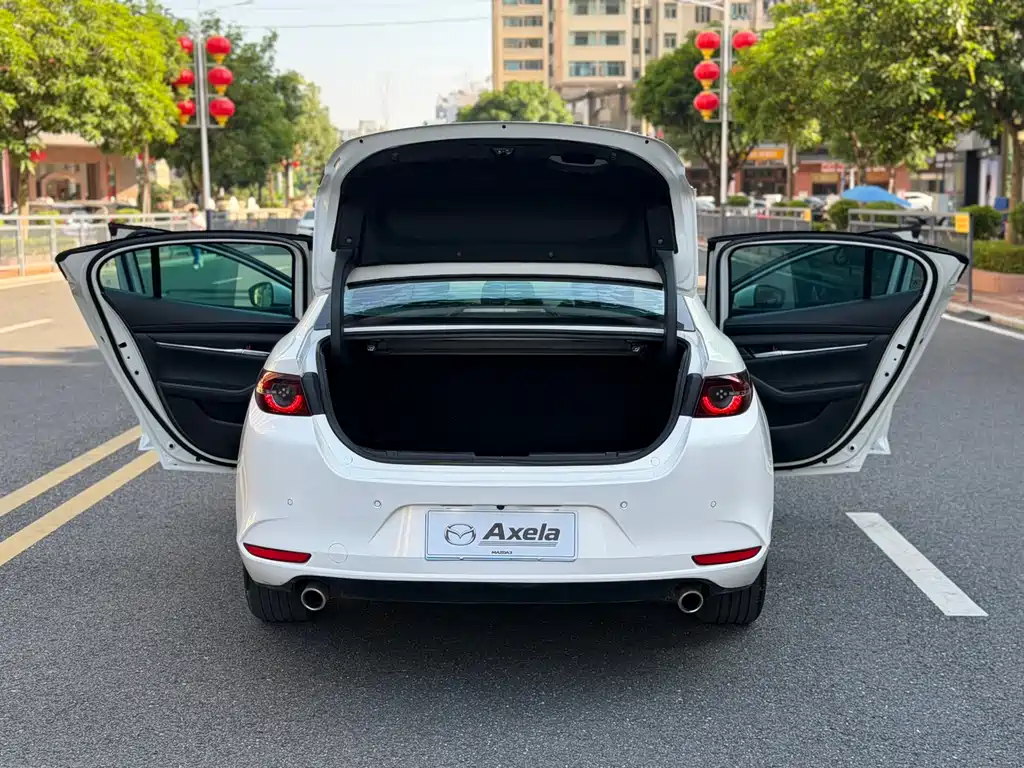 Mazda 3 Axela — фото 13