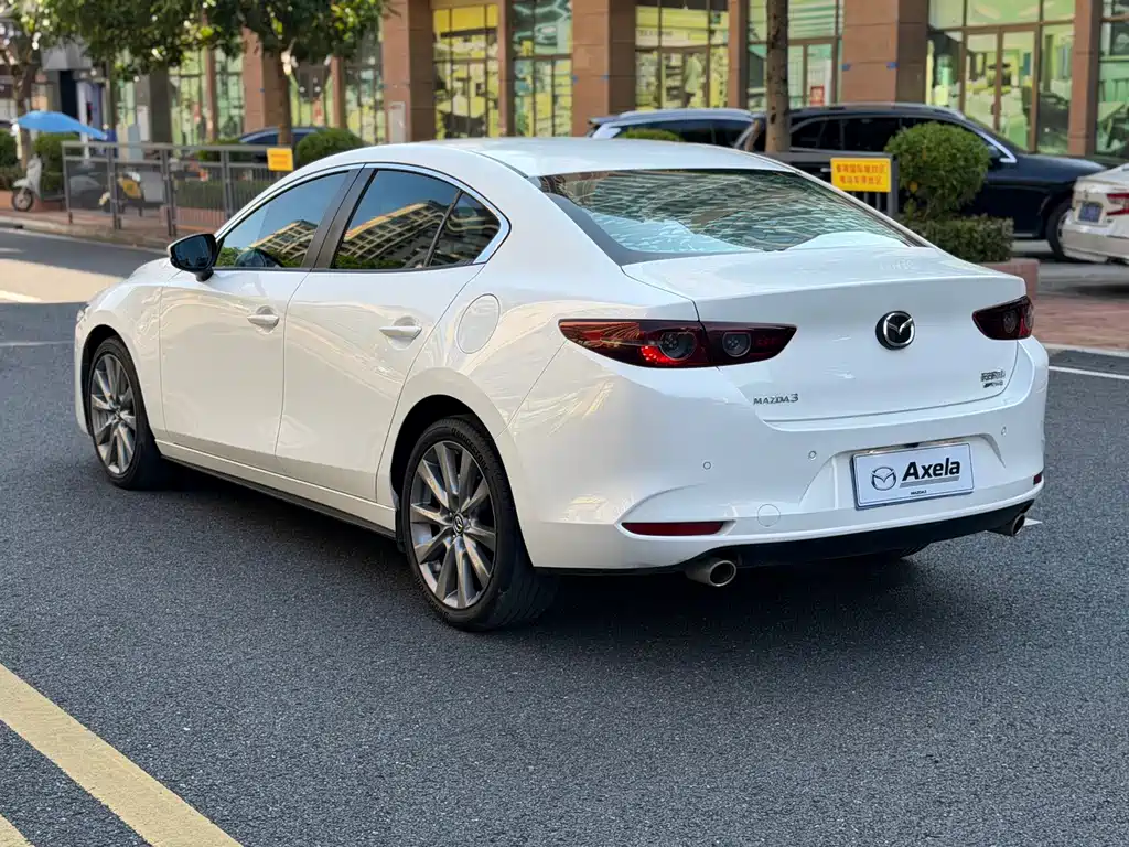 Mazda 3 Axela — фото 14