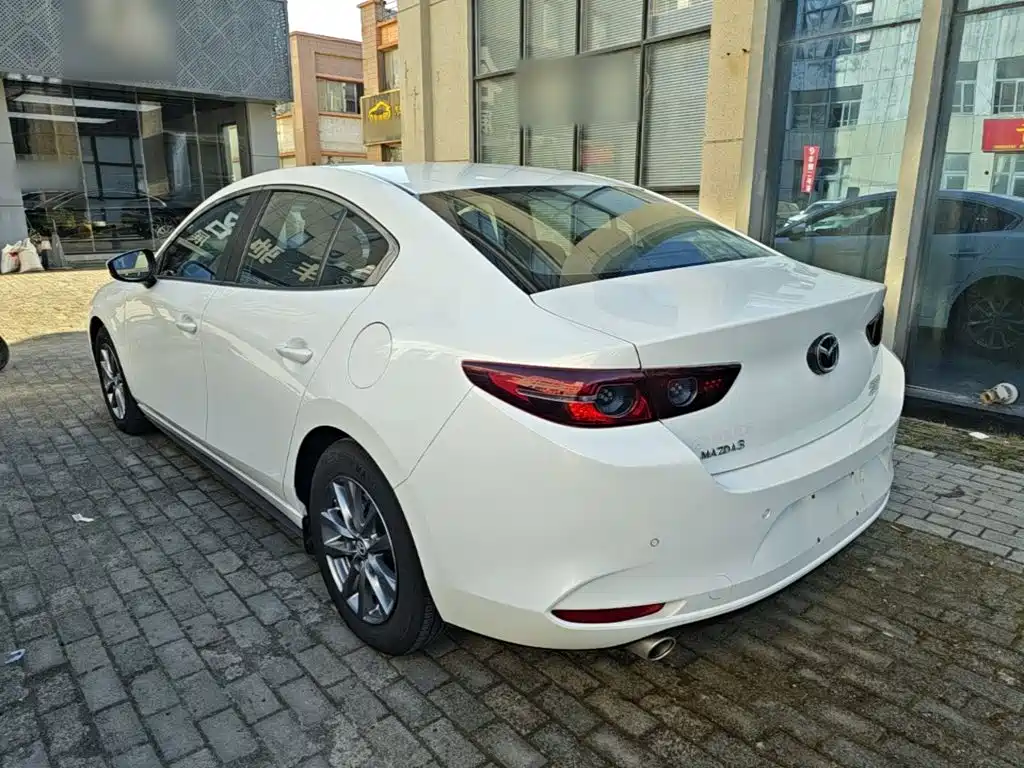 Mazda 3 Axela — фото 5