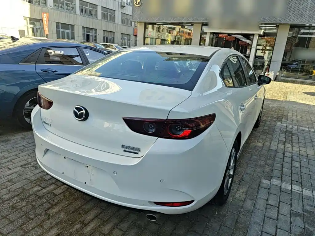 Mazda 3 Axela — фото 7