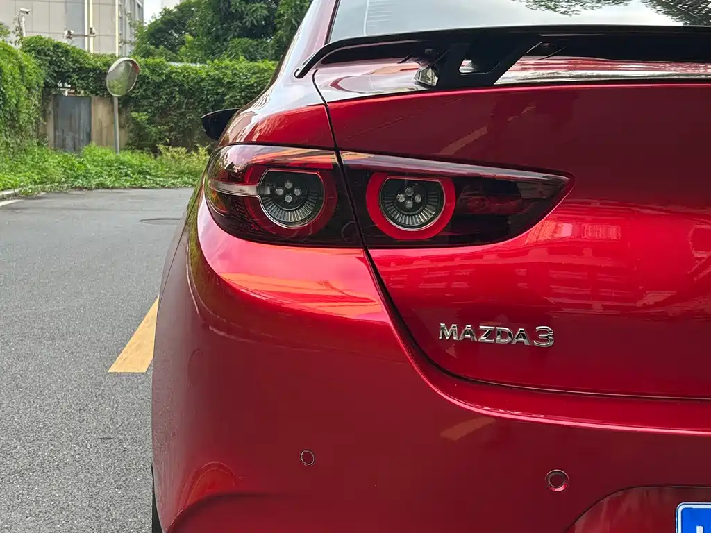 Mazda 3 Axela — фото 3