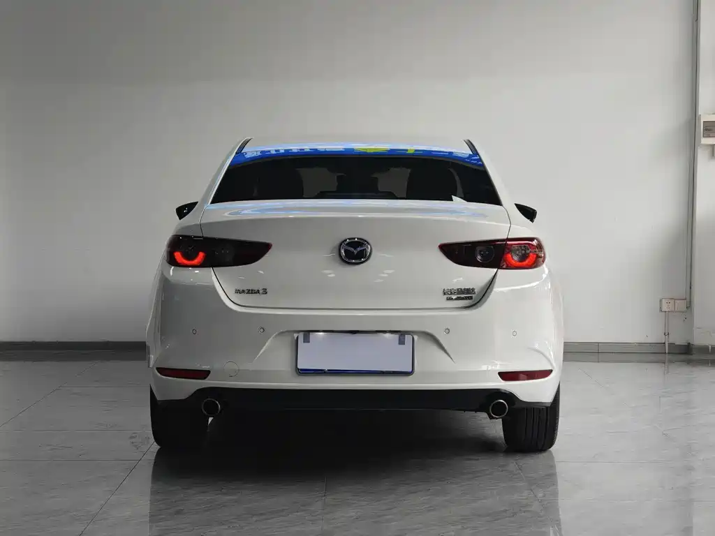 Mazda 3 Axela — фото 4