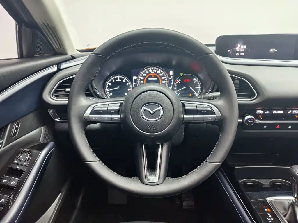 Mazda CX-30 — фото 10