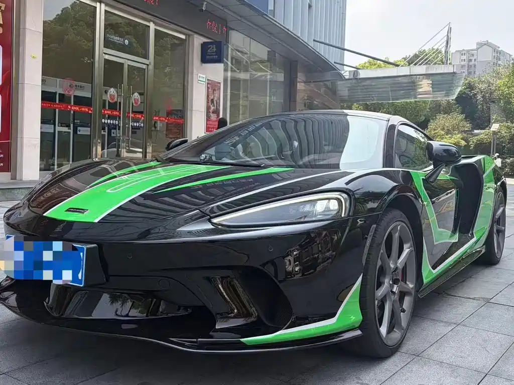 McLaren GT