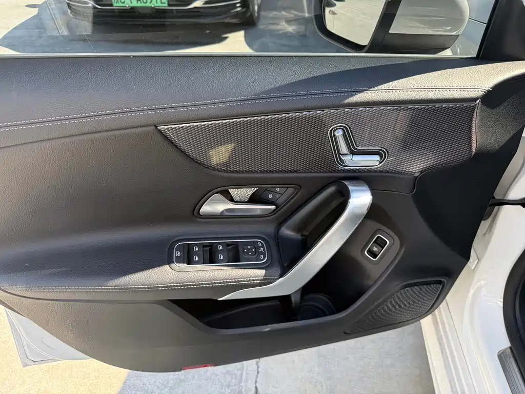 Mercedes-Benz A-Class — фото 15