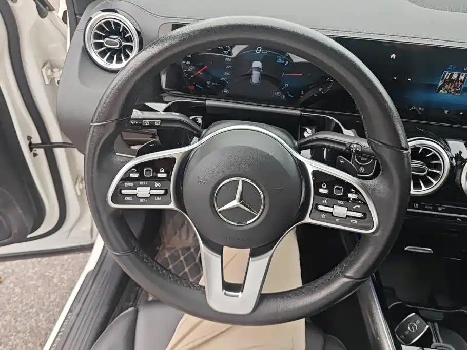 Mercedes-Benz GLA — фото 15