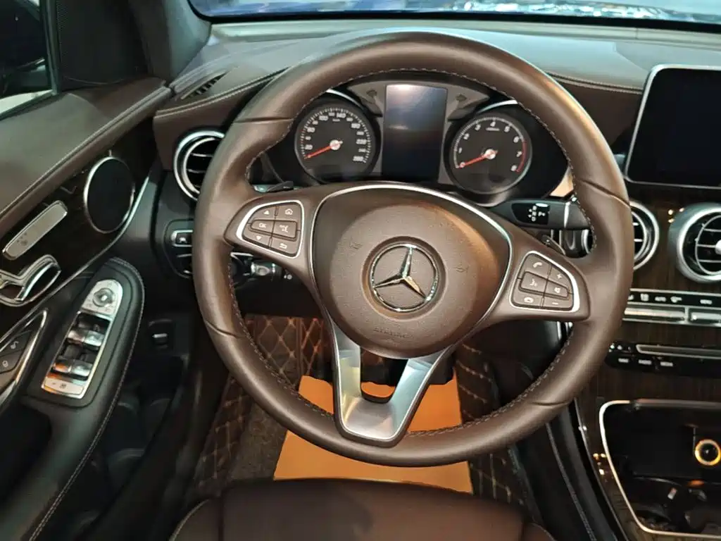 Mercedes-Benz GLC — фото 11