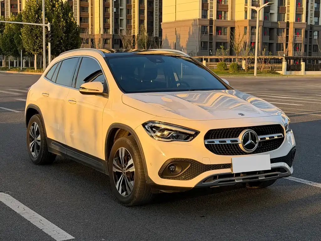 Mercedes-Benz GLA