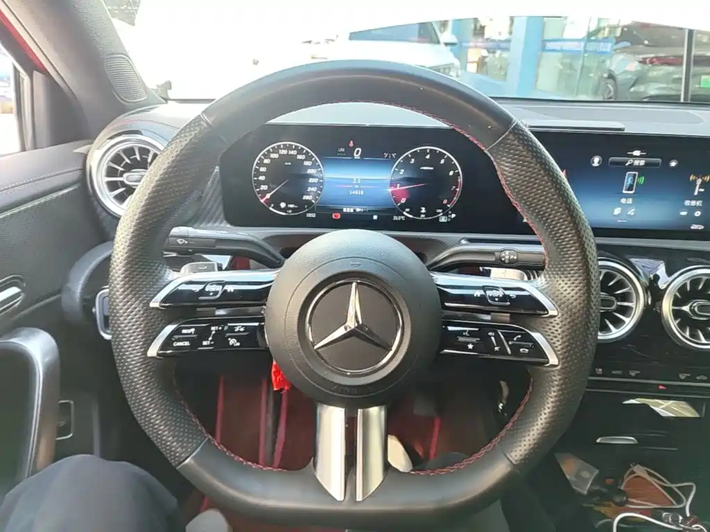 Mercedes-Benz A-Class — фото 11