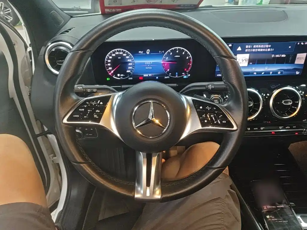 Mercedes-Benz GLA — фото 11