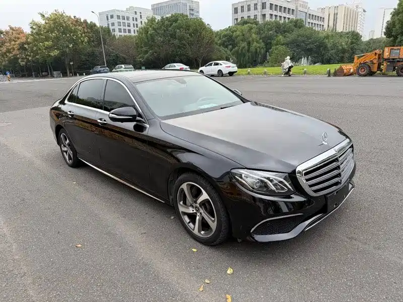 Mercedes-Benz E-Class — фото 3