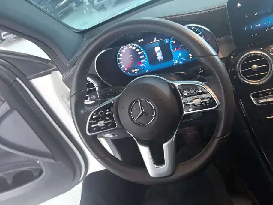 Mercedes-Benz GLC — фото 15