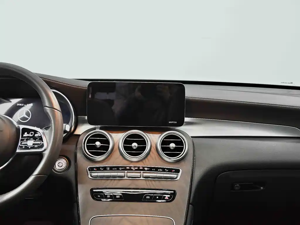 Mercedes-Benz GLC — фото 9