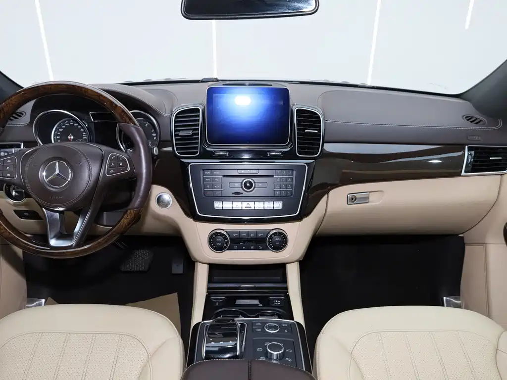 Mercedes-Benz GLS — фото 23