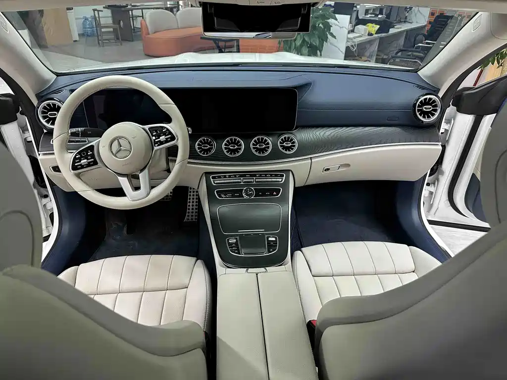Mercedes-Benz E-Class (Import) — фото 3