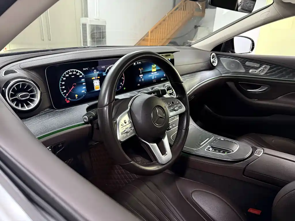 Mercedes-Benz CLS — фото 10