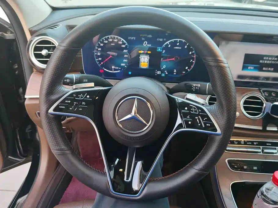 Mercedes-Benz E-Class — фото 15