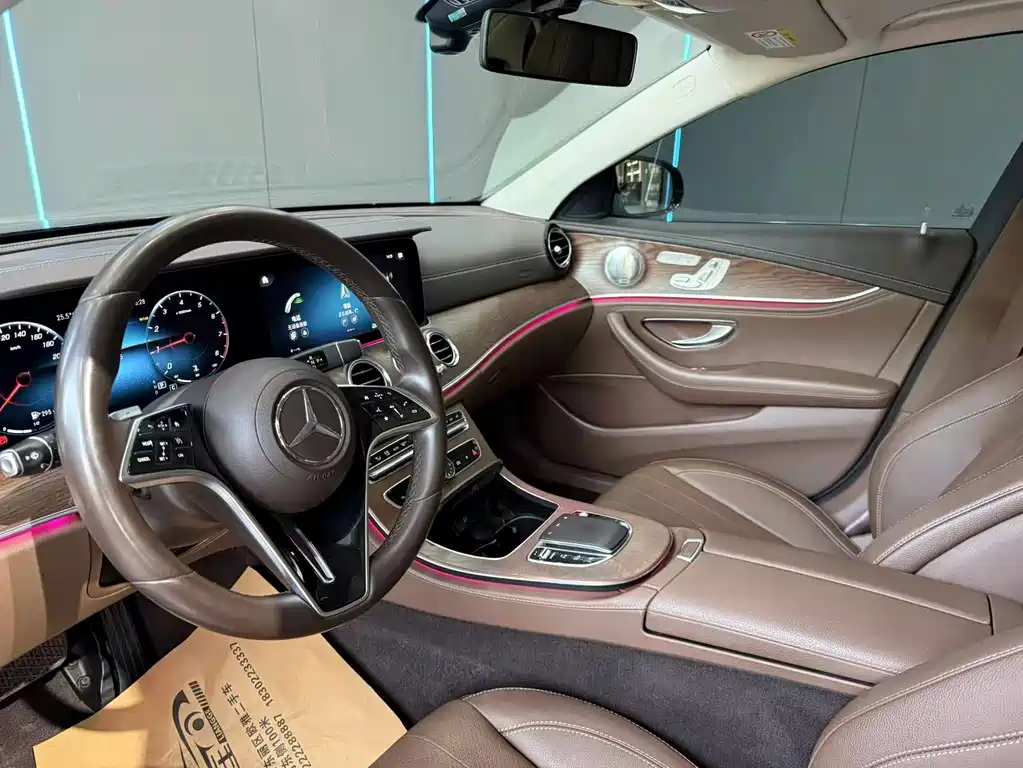 Mercedes-Benz E-Class — фото 11