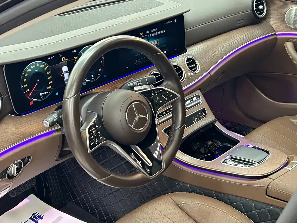 Mercedes-Benz E-Class — фото 10