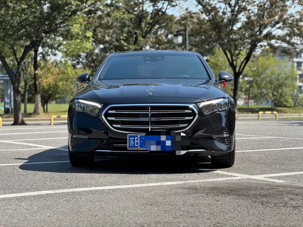 Mercedes-Benz E-Class — фото 2