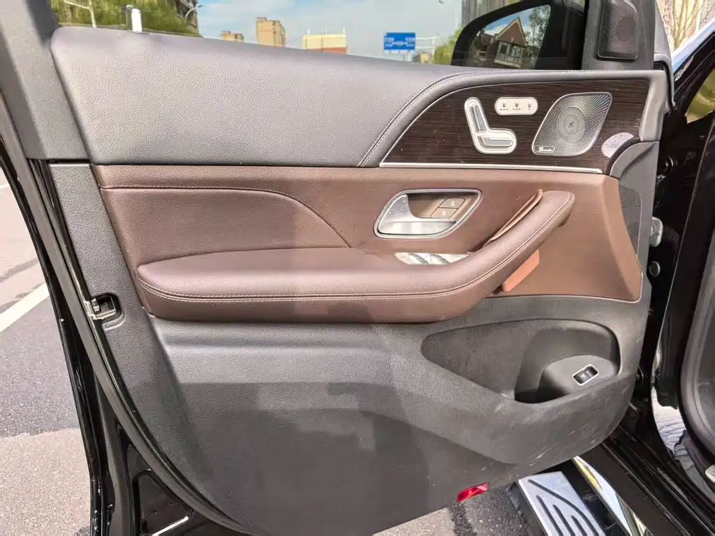 Mercedes-Benz GLS — фото 11