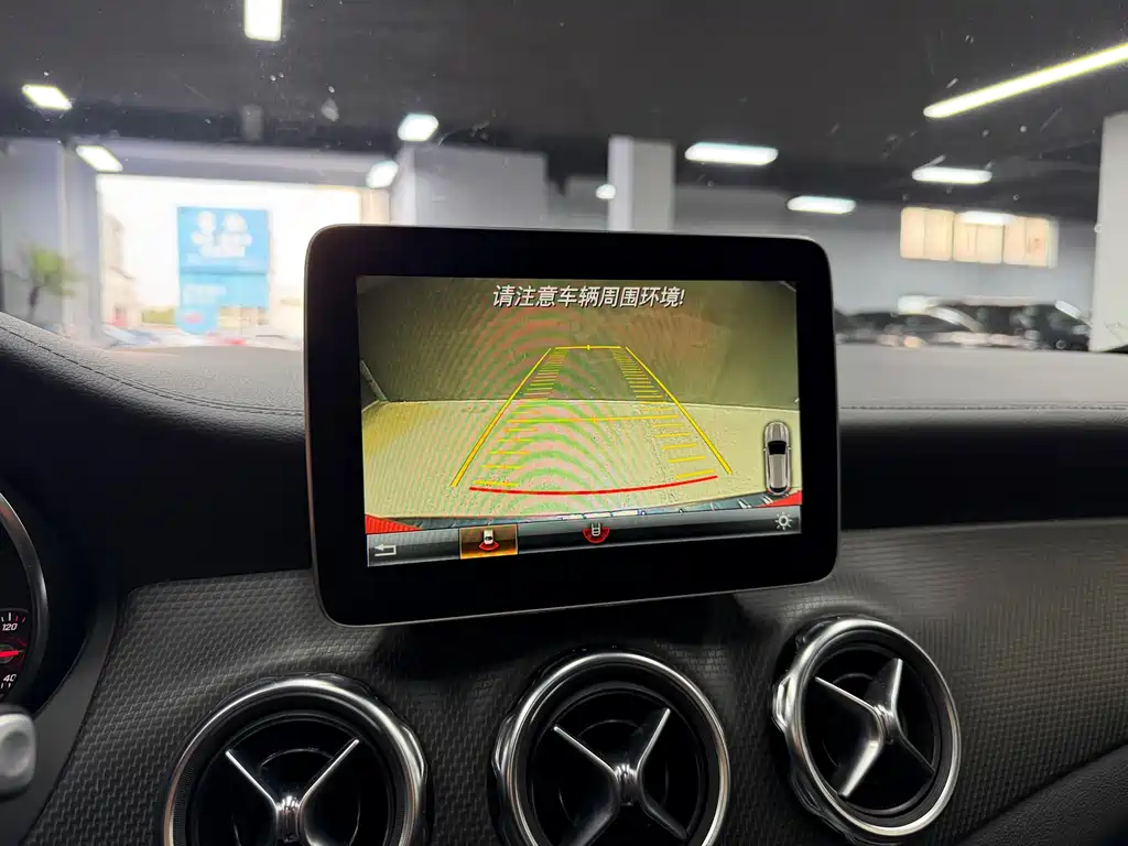 Mercedes-Benz GLA — фото 15