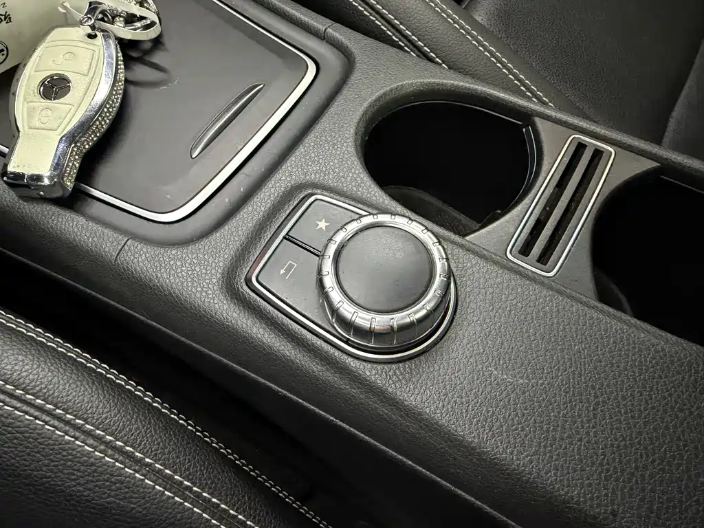 Mercedes-Benz GLA — фото 18