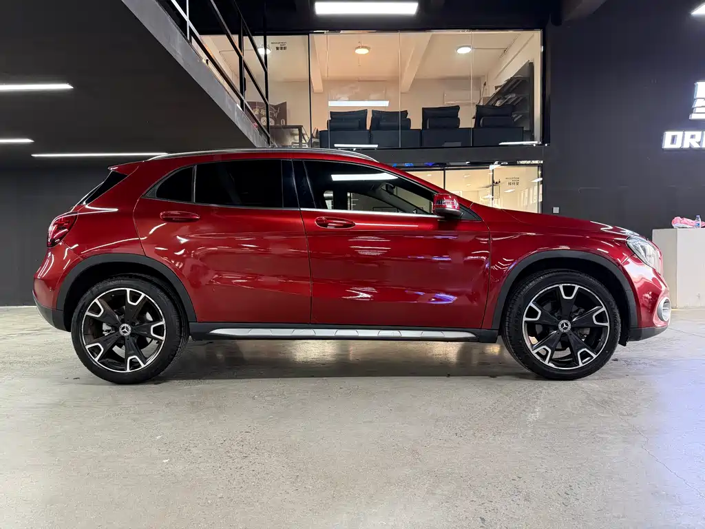 Mercedes-Benz GLA — фото 10