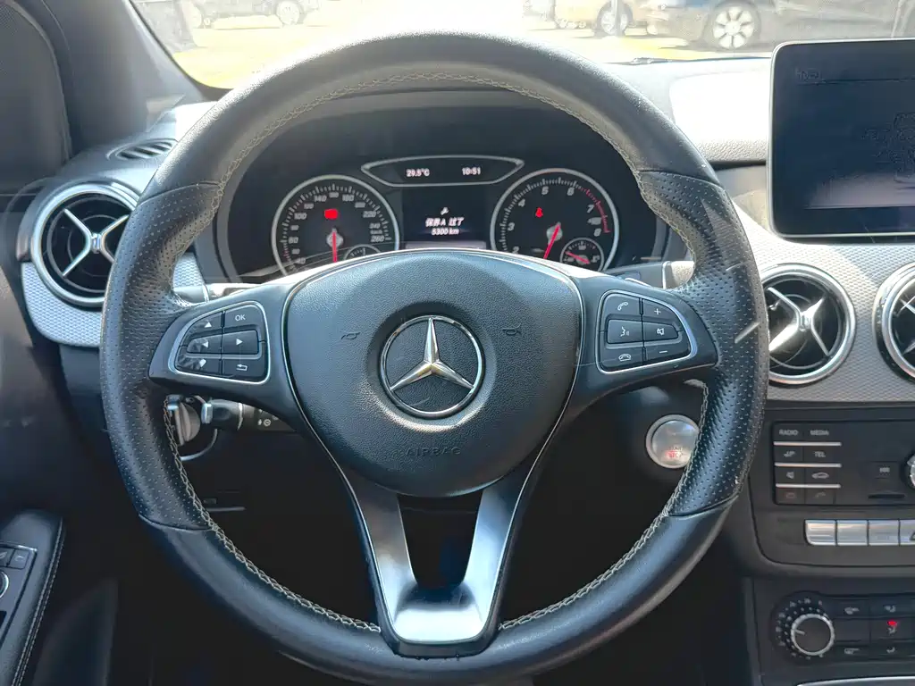Mercedes-Benz B-Class — фото 11
