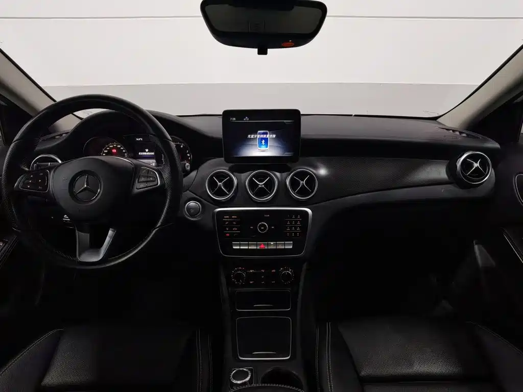 Mercedes-Benz GLA — фото 5
