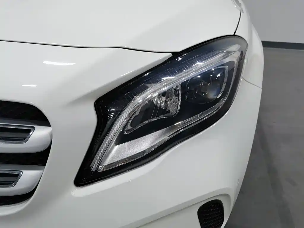 Mercedes-Benz GLA — фото 7
