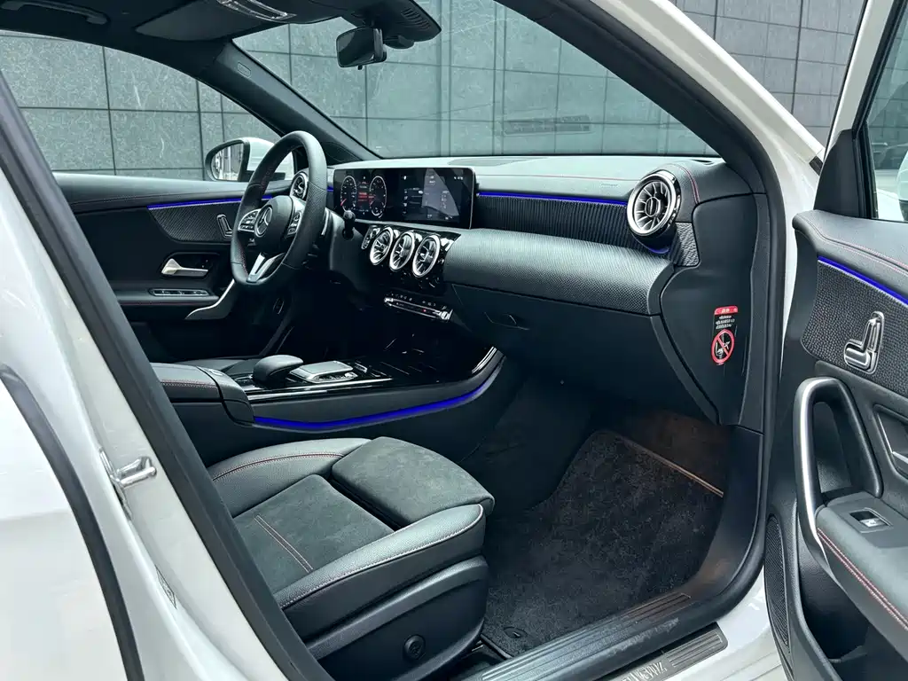 Mercedes-Benz A-Class — фото 11