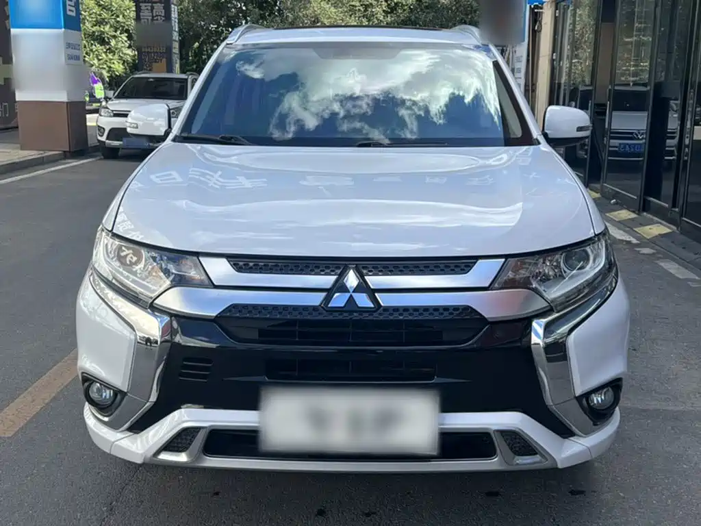 Mitsubishi Outlander — фото 3